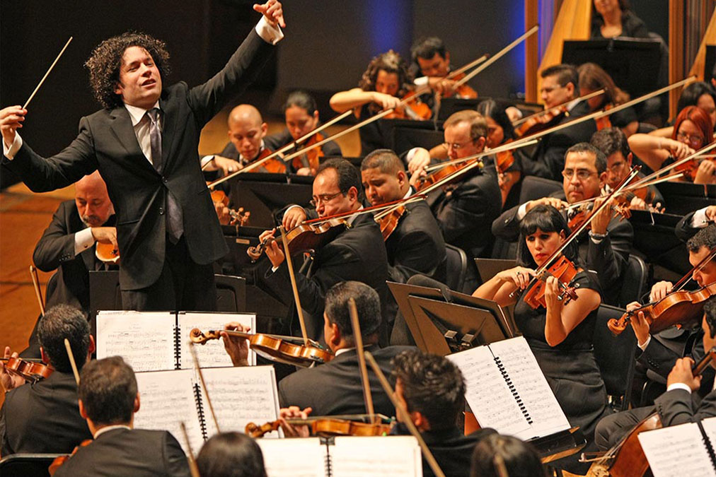 Gustavo dudamel dirige Sinfónica Simón Bolívar en Bogotá