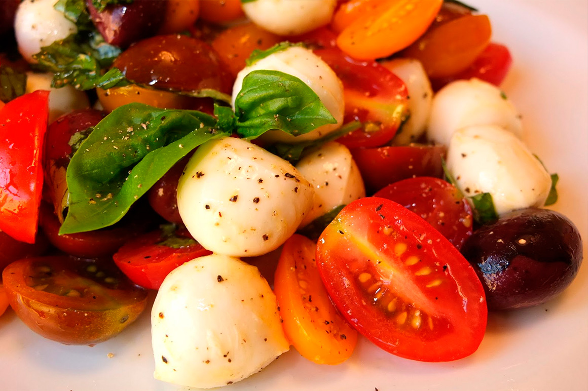 Ensalada caprese con melón