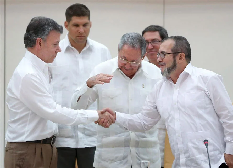 Colombia y Farc acuerdan paz tras 52 años de guerra