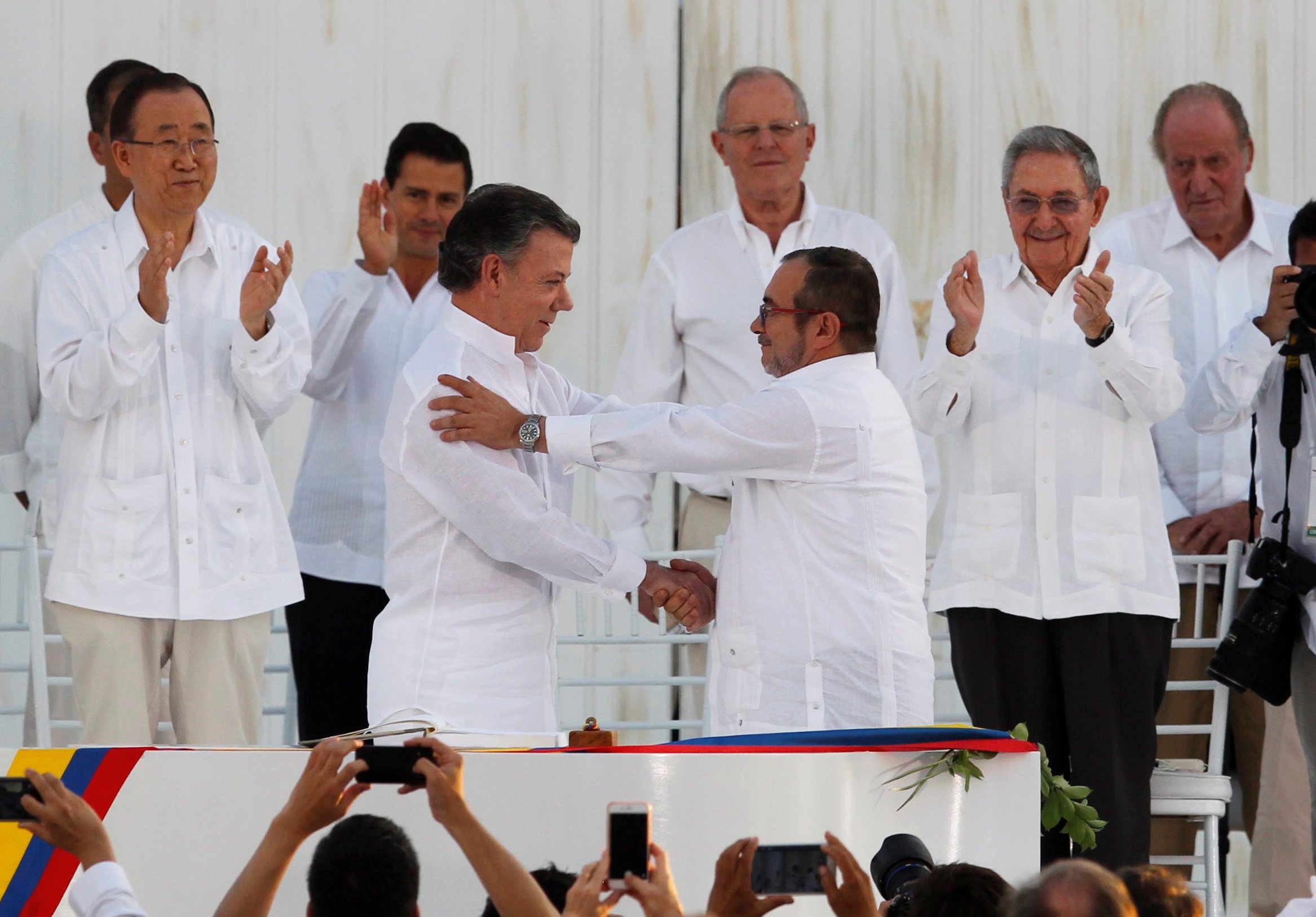 Colombia firma tratado de paz con las FARC