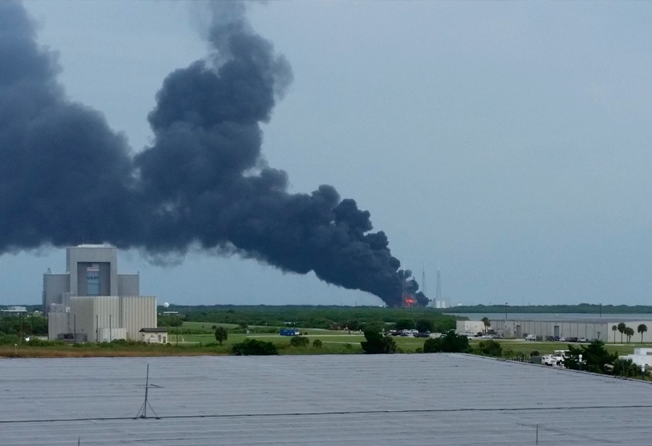 Cohete SpaceX explota antes de despegar