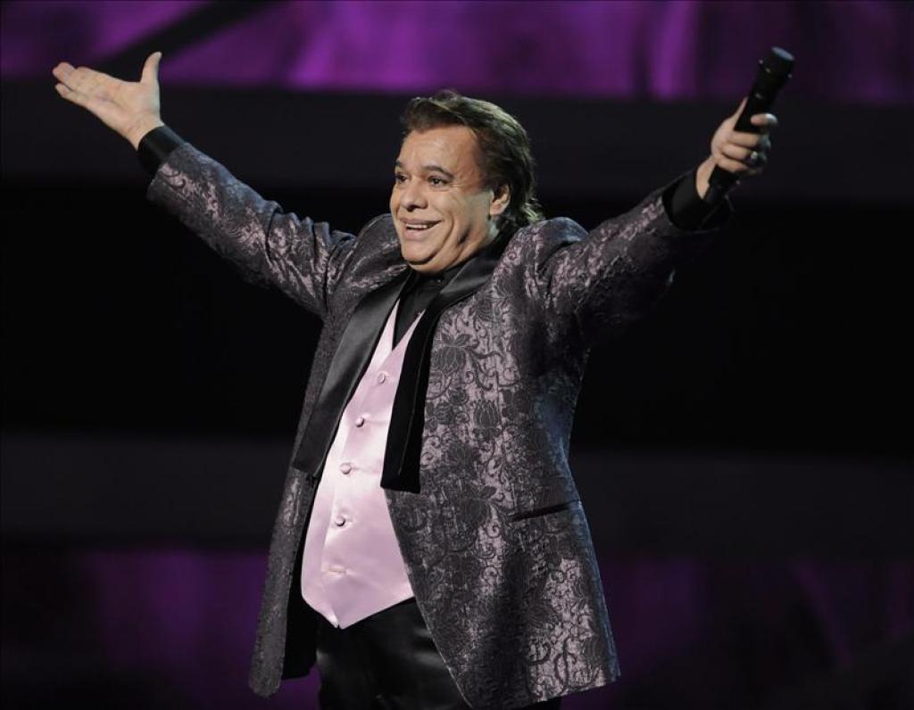 Superbanda graba tributo a Juan Gabriel