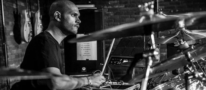 El venezolano Demian Arriaga es percusionista de Nick Jonas