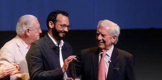 Escritor venezolano Rodrigo Blanco Calderón gana la II Bienal Vargas Llosa