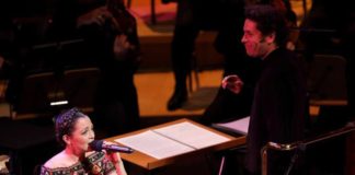 Gustavo Dudamel y Natalia Lafourcade conquistan Hollywood Bowl