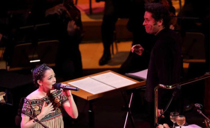 Gustavo Dudamel y Natalia Lafourcade conquistan Hollywood Bowl